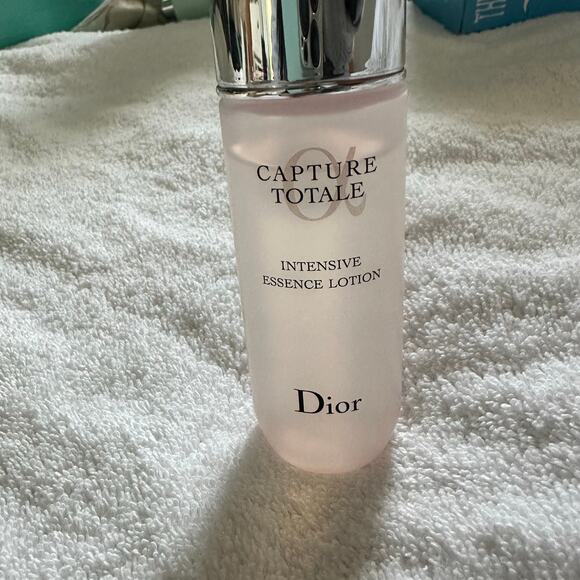 Christian Dior Capture Totale Intensive Essence Lotion 1.7 oz 50 ml Skincare - Picture 2 of 9